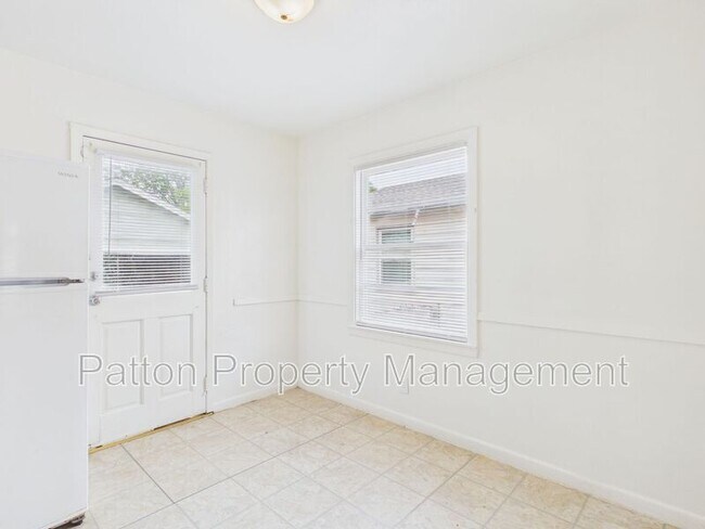Building Photo - 4308 S Jackson St