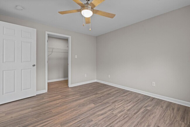Building Photo - Newly Renovated, Uniquely Yours! Now Leasing 2 bed 1 bath Apartments.