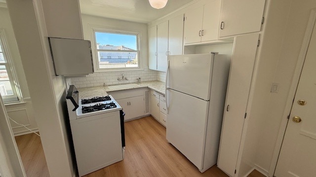 Kitchen - 530 N Sycamore Ave