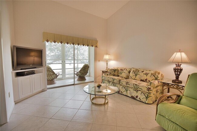 Building Photo - 766 Village Cir