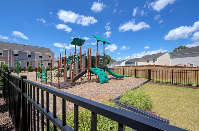 Building Photo - 411 Mancini Dr