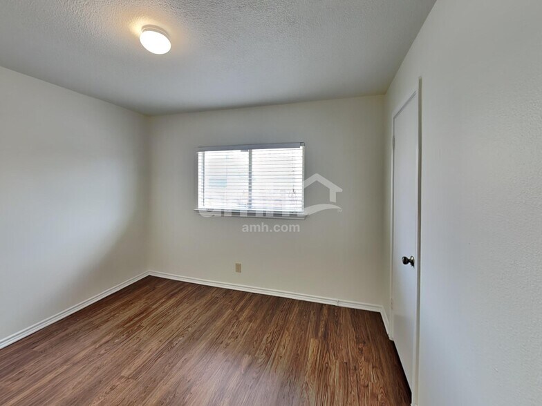 Building Photo - 6422 Beech Trail Dr