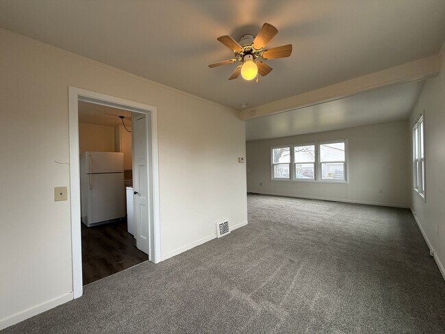 Building Photo - 1115lo