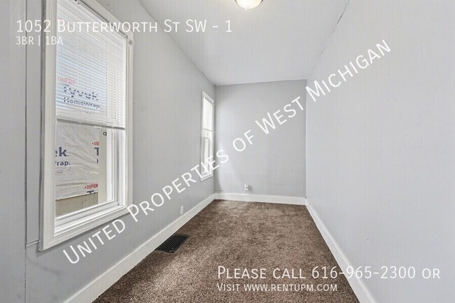 Building Photo - 1052 Butterworth St SW