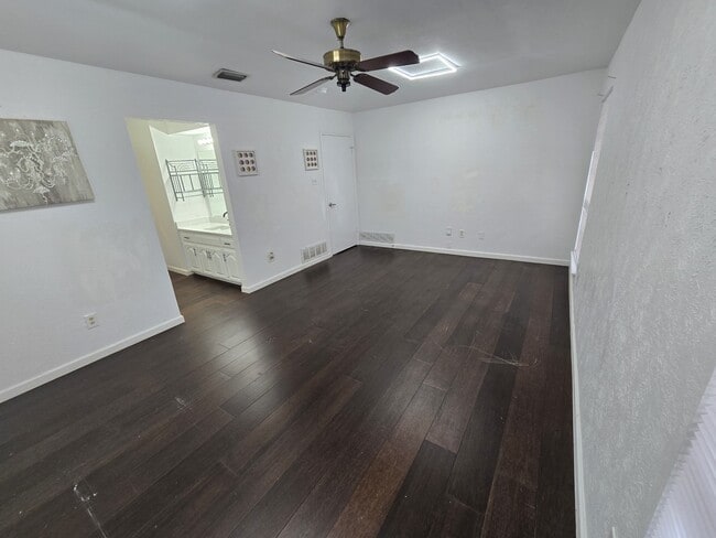 Building Photo - 2105 E Collins Blvd