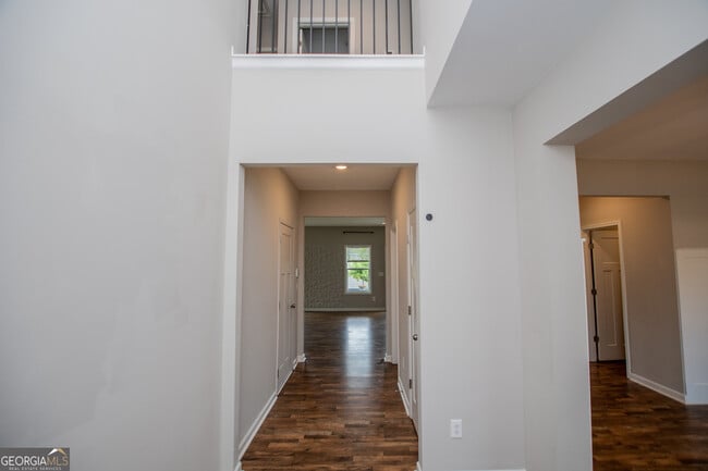 Building Photo - 132 Springwood Dr