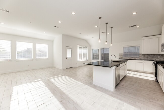 Building Photo - 4802 Seabourne Landing Dr