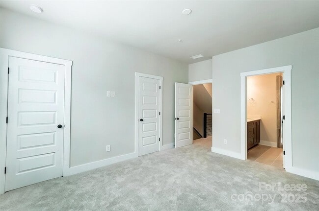 Building Photo - 525 W Tremont Ave
