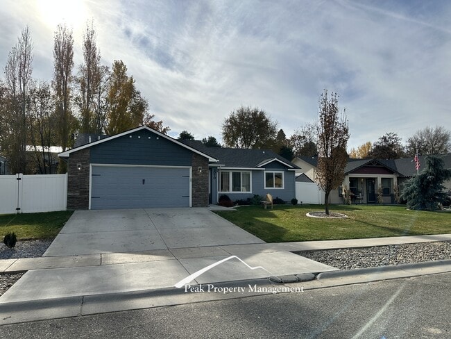 Building Photo - 2070 Kelly Dr