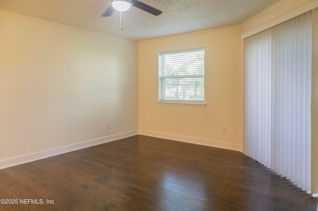 Building Photo - 5615 San Juan Ave