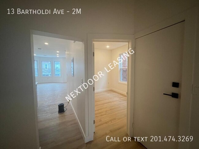 Building Photo - 13 Bartholdi Ave