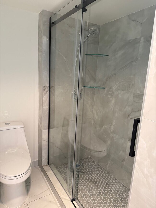 Building Photo - 290 174 Street, Unit 417, Sunny Isles Beach