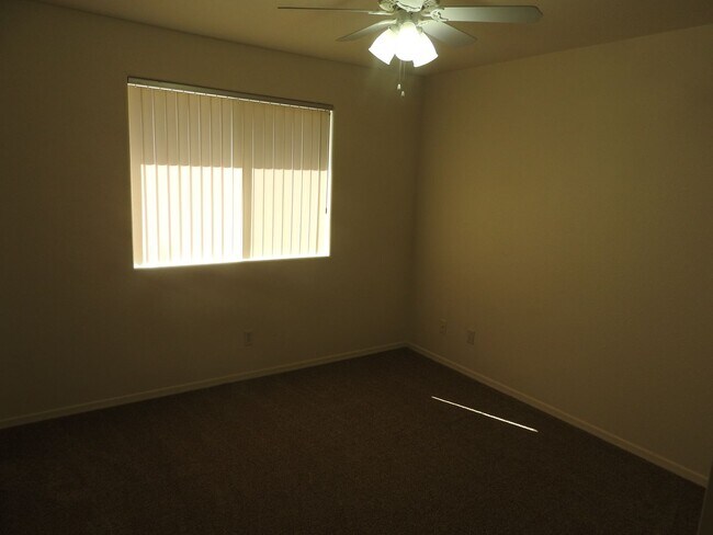 Building Photo - K-1022