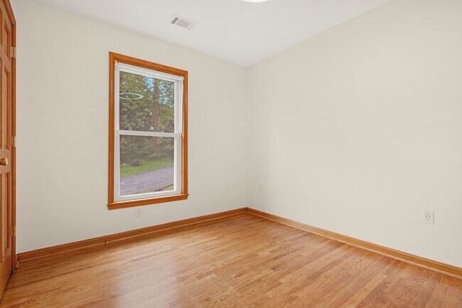 Building Photo - 505 4th