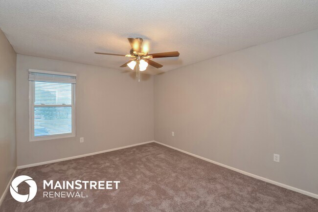 Building Photo - 4946 Camphor Ave