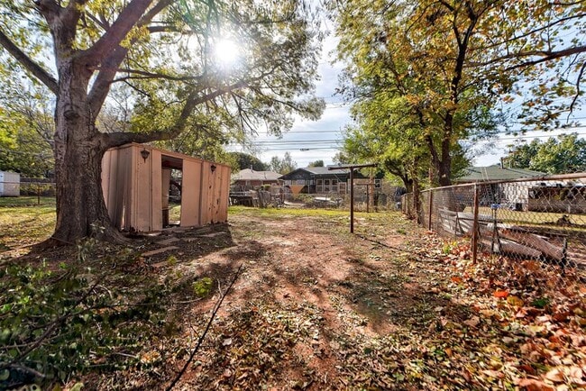 Building Photo - 1742 Carlisle Rd