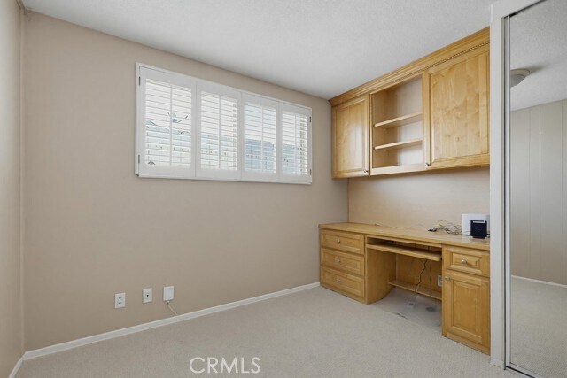 Building Photo - 2705 E Jacaranda Ave