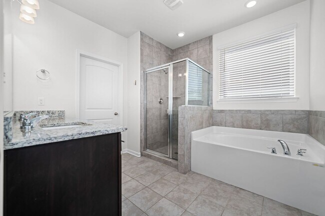 Building Photo - 1011 Alta Vis Ln