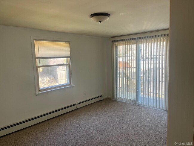 Building Photo - 178 Adirondack Dr