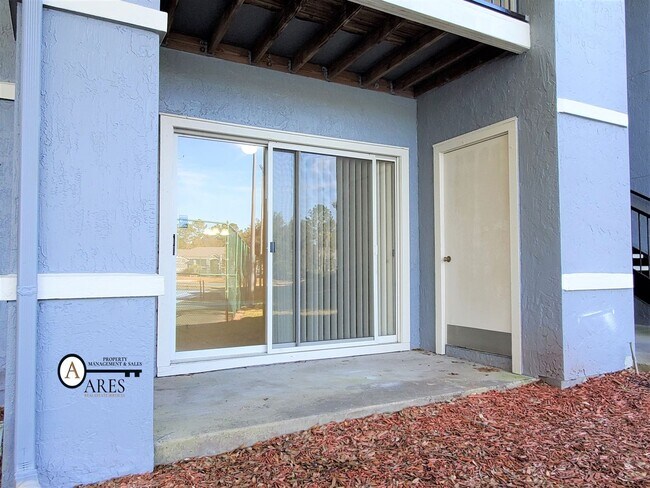 Building Photo - FOR RENT 2 BED 2 BATH CONDOMINIUM. AVAILABLE 1/10/2026.