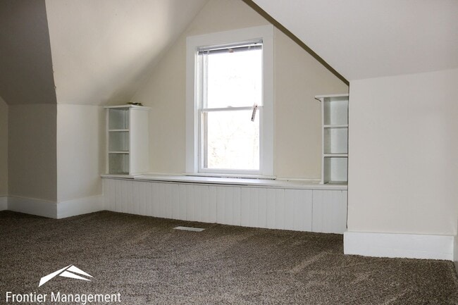 Building Photo - 901 Osage St