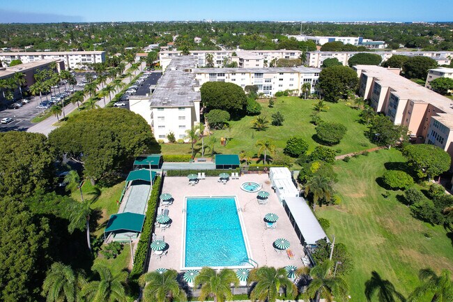 Building Photo - 230 NE 26th Ave