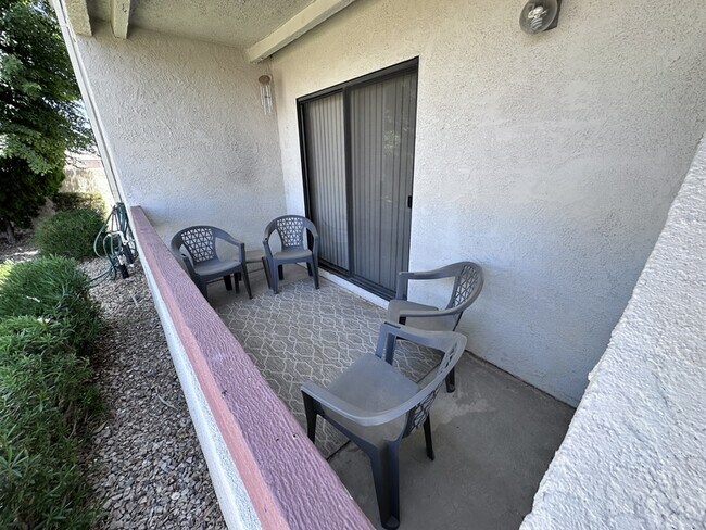 Building Photo - 441 Moser Ave