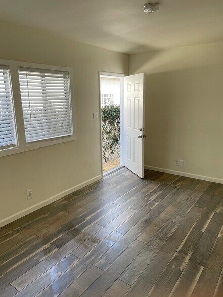 Building Photo - 5512 Inglewood Blvd