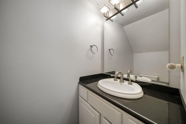 Building Photo - 9850 Pagewood Ln