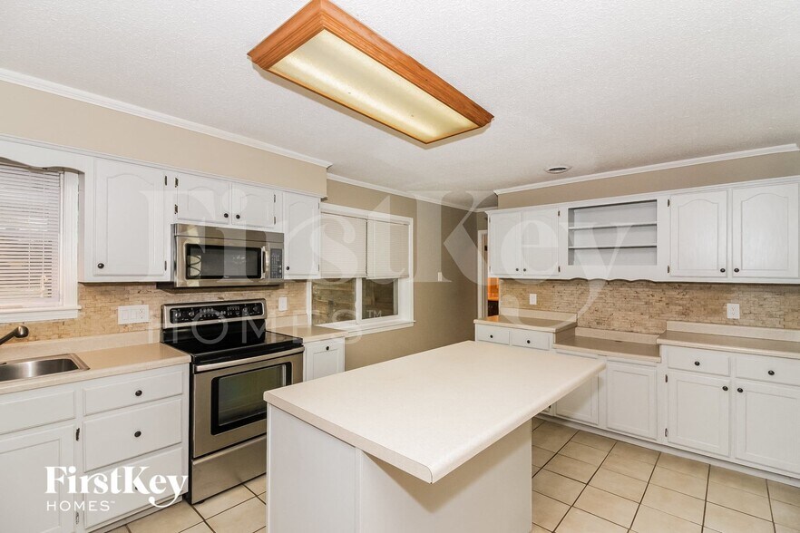 Building Photo - 647 Wheatley Cove