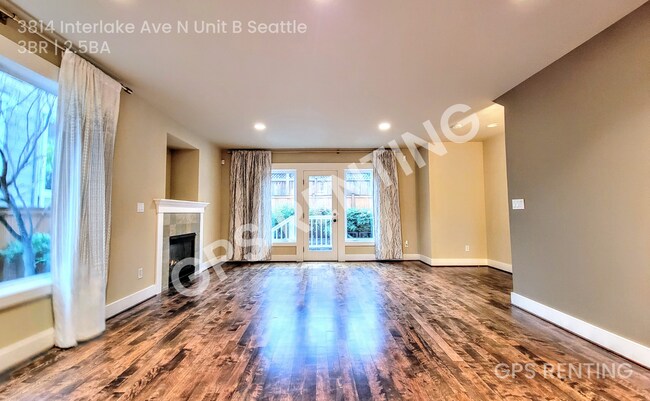 Building Photo - 3814 Interlake Ave N
