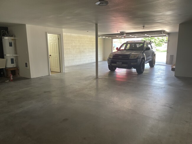 Building Photo - 740 NE Loper Ave