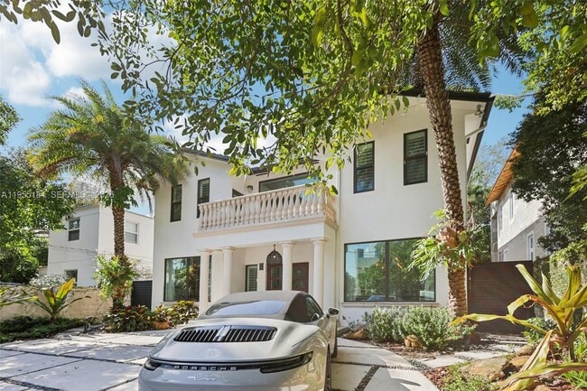 Building Photo - 34 SW 22nd Rd