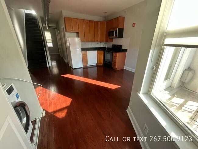 Building Photo - 1613 Frankford Ave