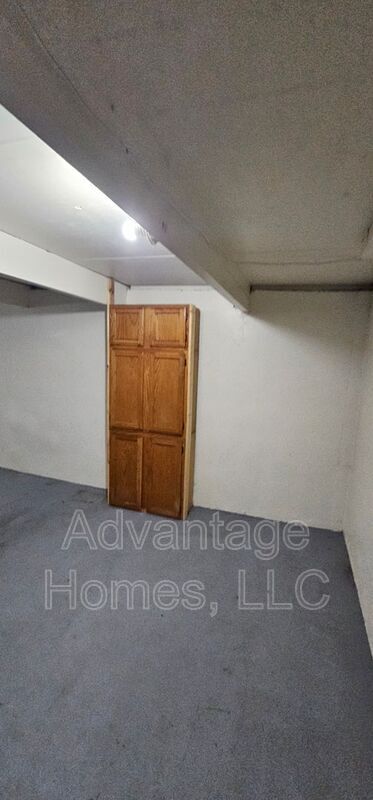 Building Photo - 824 N 70th St