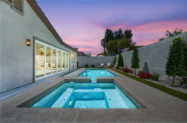 Building Photo - 10528 Garden Light Dr