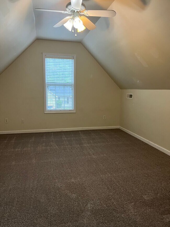Building Photo - 4508 Alder Ridge Rd