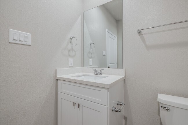 Building Photo - 137 Pk Pl Cir