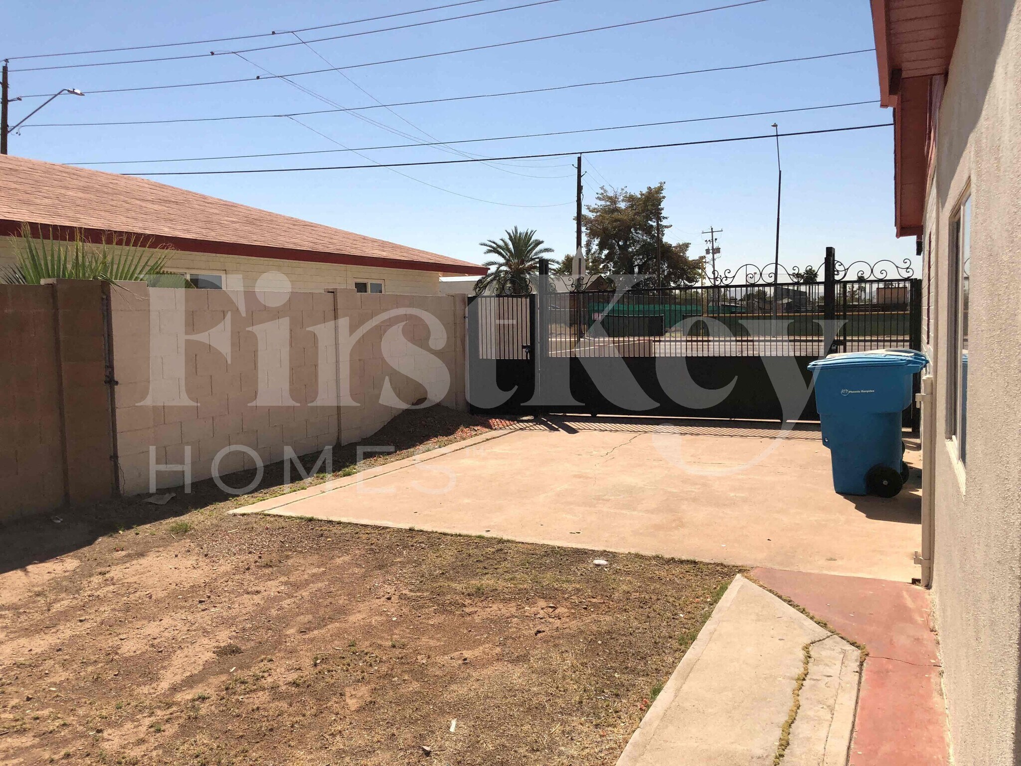 Building Photo - 1634 W Indian School Rd