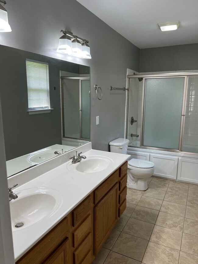 Building Photo - Convenient Location in Ooltewah