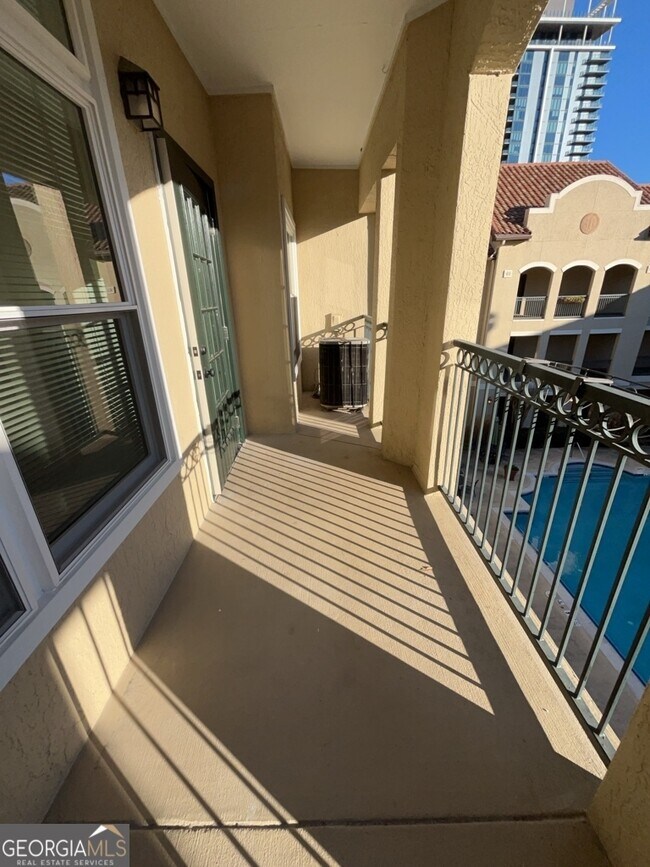 Building Photo - 955 Juniper St NE