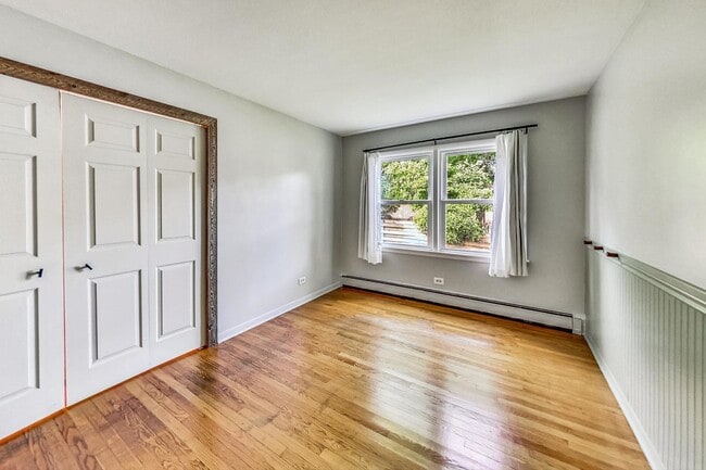 Building Photo - 129 E 55th St