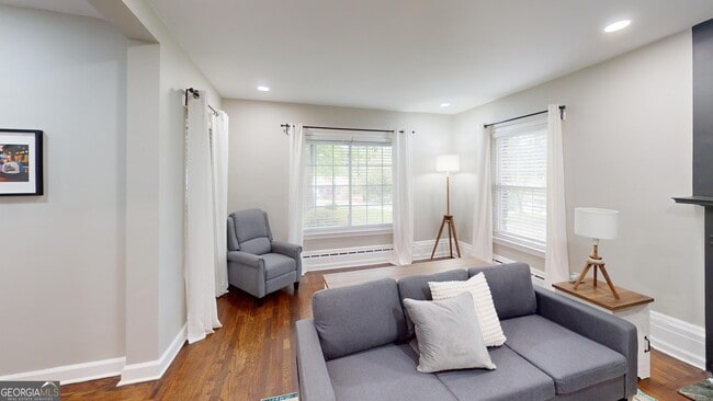 Building Photo - 1114 Fayetteville Rd SE