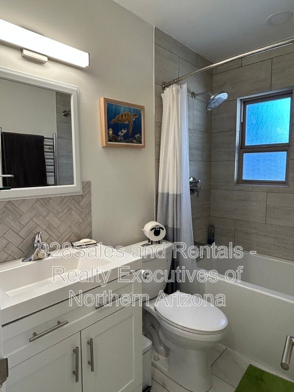 Building Photo - 1928 N Lynn Dr