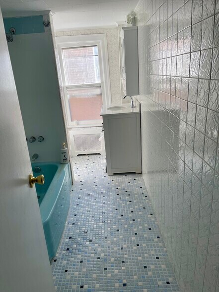 Building Photo - 59 E Paul Ave