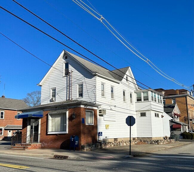 Building view of 3rd floor - 636 Ringwood Ave