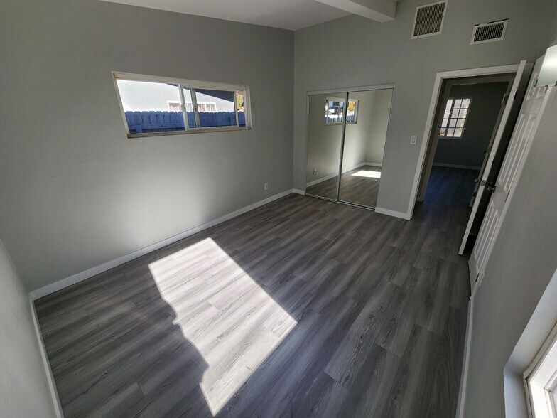 Building Photo - 7756 Zelzah Ave