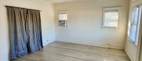 Building Photo - 3538 1/2 W 60th St-