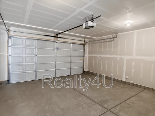 Building Photo - 138 E Crown Point Dr