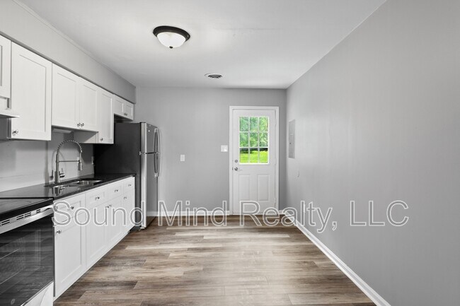 Building Photo - 1403 Sportsman Trail